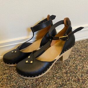 BEAN AN TI One of a Kind Never Worn Handmade Black Studded Leather Wooden Clog